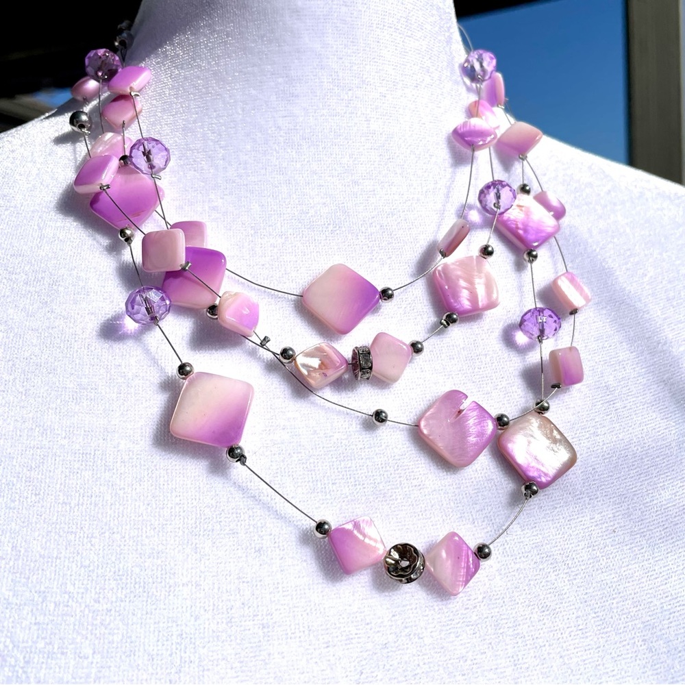 Vintage Multi tiered beaded shell necklace with earrings Pink - OS